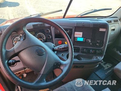 Zdjęcie 8 z 13 samochodu: 2018 FREIGHTLINER CASCADIA 125 SEMI TRUCK VIN:1FUJGLDR9JLJK5212 - miniatura