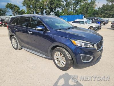 Czwarte zdjęcie samochodu z boku: 2017 KIA SORENTO LX VIN:5XYPG4A30HG206984 - miniatura