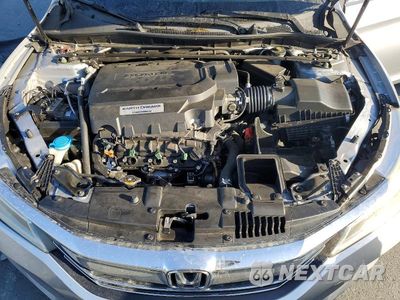 Zdjęcie 11 z 12 samochodu: 2017 HONDA ACCORD TOURING VIN:1HGCR3F95HA038955 - miniatura