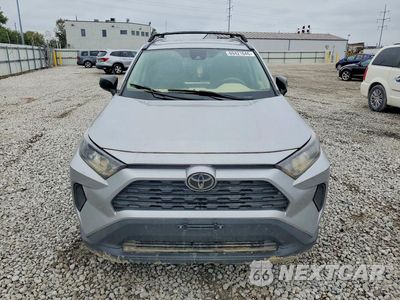 Piąte zdjęcie samochodu w środku: 2019 TOYOTA RAV4 LE VIN:2T3F1RFV4KW074857 - miniatura