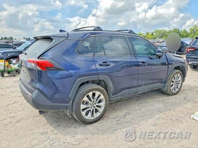 Trzecie zdjęcie samochodu z tyłu: 2025 TOYOTA RAV4 XLE PREMIUM VIN:2T3C1RFV5SW380338 - miniatura