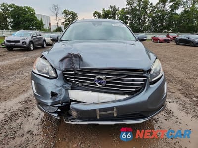 Piąte zdjęcie samochodu w środku: 2017 VOLVO XC60 T5 INSCRIPTION VIN:YV440MRU2H2082325 - miniatura