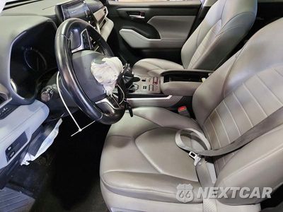 Zdjęcie 7 z 14 samochodu: 2021 TOYOTA HIGHLANDER XLE VIN:5TDHZRBHXMS539518 - miniatura