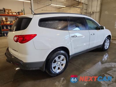 Trzecie zdjęcie samochodu z tyłu: 2012 CHEVROLET TRAVERSE LT VIN:1GNKVGED6CJ291429 - miniatura