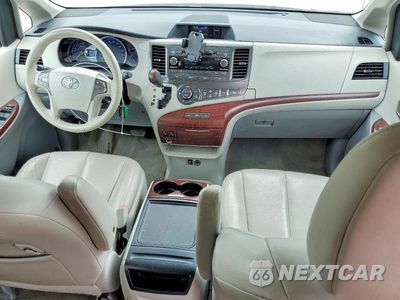 Zdjęcie 8 z 13 samochodu: 2013 TOYOTA SIENNA XLE 8-PASSENGER VIN:5TDYK3DC1DS350677 - miniatura