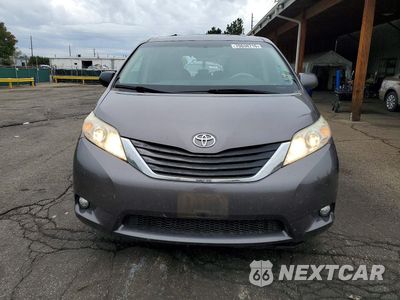 Piąte zdjęcie samochodu w środku: 2011 TOYOTA SIENNA XLE 8-PASSENGER VIN:5TDYK3DC3BS081224 - miniatura