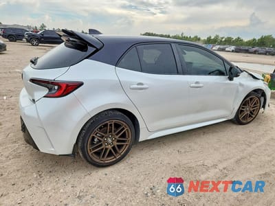 Trzecie zdjęcie samochodu z tyłu: 2025 TOYOTA COROLLA HATCHBACK NIGHTSHADE VIN:JTND4MBE7S3237071 - miniatura