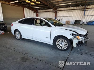 Czwarte zdjęcie samochodu z boku: 2013 FORD FUSION SE HYBRID VIN:3FA6P0LU3DR304536 - miniatura