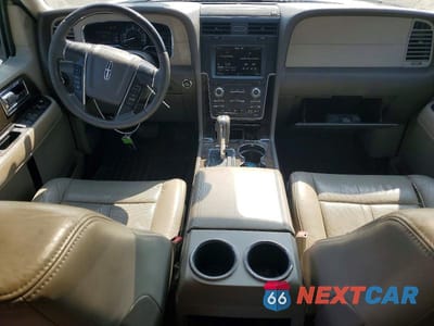 Zdjęcie 8 z 12 samochodu: 2015 LINCOLN NAVIGATOR L VIN:5LMJJ3HTXFEJ01584 - miniatura