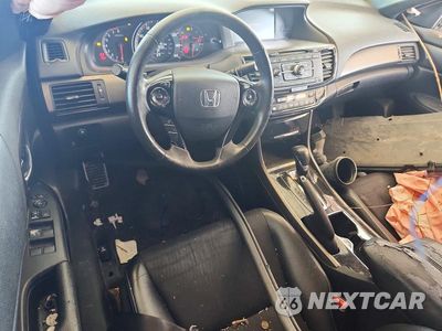 Zdjęcie 8 z 12 samochodu: 2016 HONDA ACCORD SPORT VIN:1HGCR2F59GA198486 - miniatura