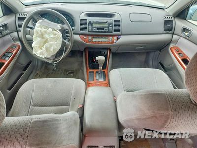 Zdjęcie 8 z 12 samochodu: 2004 TOYOTA CAMRY XLE VIN:4T1BE32K64U375833 - miniatura