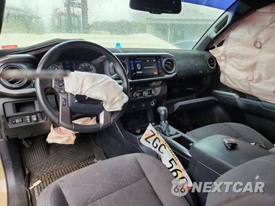 Zdjęcie 8 z 12 samochodu: 2017 TOYOTA TACOMA SR V6 VIN:3TMCZ5AN9HM100164 - miniatura