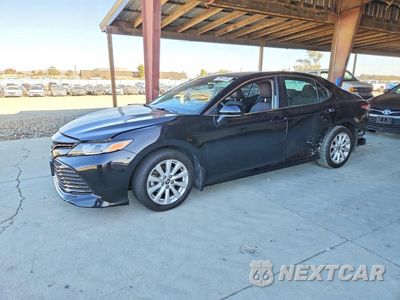 2020 TOYOTA CAMRY LE 4T1C11AK2LU364154 - główne zdjęcie licytacji z USA - miniatura