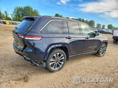 Trzecie zdjęcie samochodu z tyłu: 2024 JEEP GRAND CHEROKEE OVERLAND 4XE VIN:1C4RJYD63RC719871 - miniatura