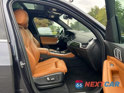Piąte zdjęcie samochodu w środku: 2019 BMW X5 XDRIVE40I VIN:5UXCR6C57KLK81906 - miniatura