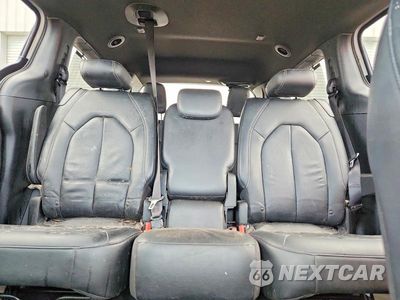 Zdjęcie 10 z 13 samochodu: 2020 CHRYSLER PACIFICA TOURING L VIN:2C4RC1BG3LR237784 - miniatura