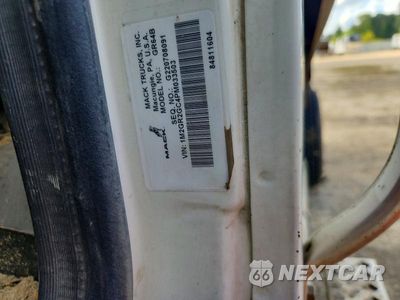Zdjęcie 11 z 12 samochodu: 2023 MACK GRANITE DUMP TRUCK VIN:1M2GR2GC4PM033503 - miniatura