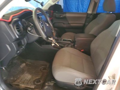 Zdjęcie 7 z 12 samochodu: 2018 TOYOTA TACOMA SR V6 VIN:3TMCZ5AN9JM135695 - miniatura