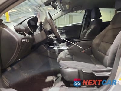 Zdjęcie 7 z 13 samochodu: 2020 CHEVROLET MALIBU LS VIN:1G1ZB5ST5LF149777 - miniatura