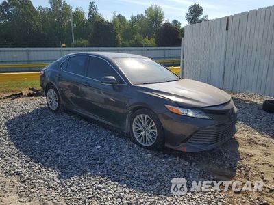 Czwarte zdjęcie samochodu z boku: 2018 TOYOTA CAMRY XLE VIN:4T1B11HK0JU155350 - miniatura
