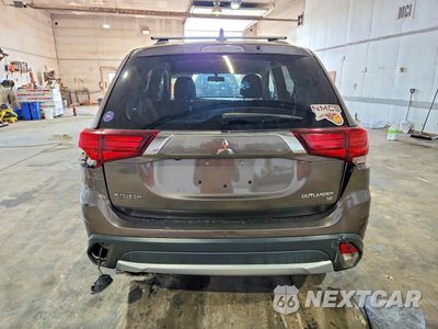 Zdjęcie 6 z 12 samochodu: 2018 MITSUBISHI OUTLANDER SE VIN:JA4AD3A31JZ009333 - miniatura