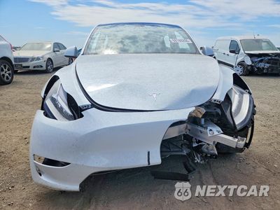 Piąte zdjęcie samochodu w środku: 2023 TESLA MODEL Y VIN:7SAYGDEE5PA125680 - miniatura
