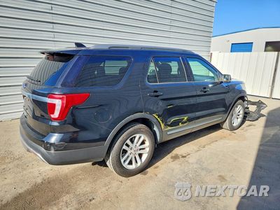 Trzecie zdjęcie samochodu z tyłu: 2017 FORD EXPLORER XLT VIN:1FM5K7D87HGD12811 - miniatura