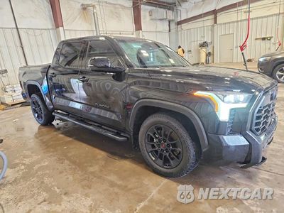 Czwarte zdjęcie samochodu z boku: 2025 TOYOTA TUNDRA LIMITED VIN:5TFWA5DB1SX320244 - miniatura
