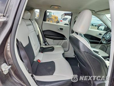 Zdjęcie 10 z 12 samochodu: 2018 JEEP COMPASS LATITUDE VIN:3C4NJDBB4JT470206 - miniatura