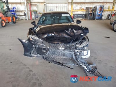 Piąte zdjęcie samochodu w środku: 2019 LEXUS IS 350 VIN:JTHCZ1D27K5017080 - miniatura