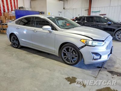 Czwarte zdjęcie samochodu z boku: 2019 FORD FUSION TITANIUM VIN:3FA6P0D90KR242617 - miniatura