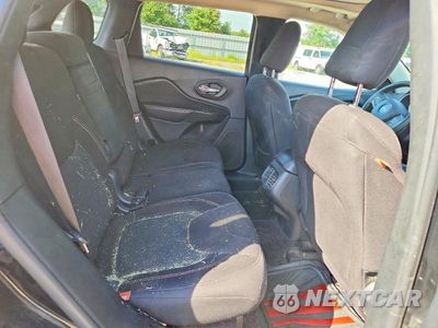 Zdjęcie 10 z 12 samochodu: 2017 JEEP CHEROKEE LATITUDE VIN:1C4PJMCSXHW563503 - miniatura