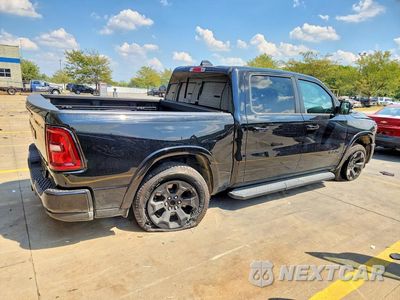 Trzecie zdjęcie samochodu z tyłu: 2026 RAM 1500 BIG HORN/LONE STAR VIN:1C6SRFFP8TN201472 - miniatura