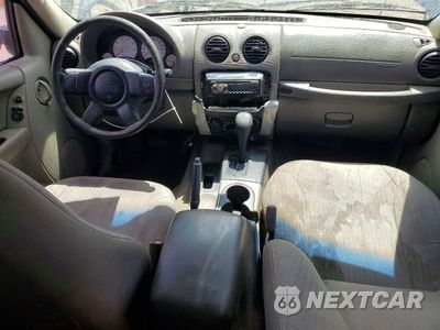 Zdjęcie 8 z 12 samochodu: 2004 JEEP LIBERTY SPORT VIN:1J4GK48K94W256074 - miniatura
