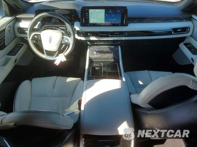 Zdjęcie 8 z 12 samochodu: 2025 LINCOLN AVIATOR BLACK LABEL VIN:5LM5J9XC3SGL35005 - miniatura
