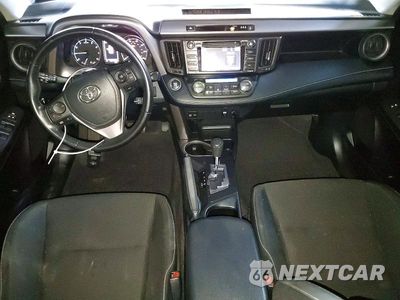 Zdjęcie 8 z 12 samochodu: 2018 TOYOTA RAV4 XLE VIN:JTMWFREV6JJ737331 - miniatura