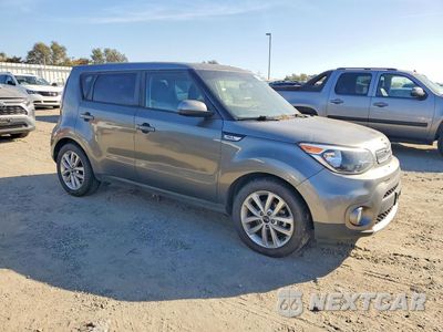 Czwarte zdjęcie samochodu z boku: 2018 KIA SOUL + VIN:KNDJP3A51J7538842 - miniatura