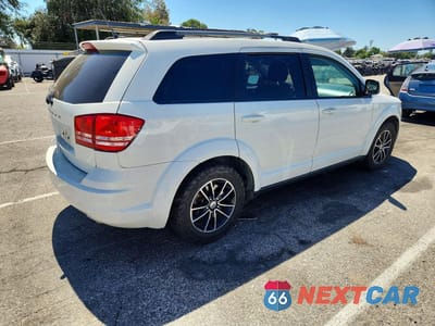 Trzecie zdjęcie samochodu z tyłu: 2018 DODGE JOURNEY SE VIN:3C4PDCAB3JT383814 - miniatura