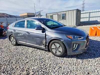Czwarte zdjęcie samochodu z boku: 2020 HYUNDAI IONIQ SE VIN:KMHC75LC8LU188447 - miniatura