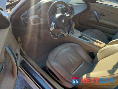 Zdjęcie 8 z 12 samochodu: 2005 BMW Z4 2.5 VIN:4USBT33545LS54965 - miniatura