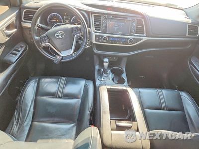 Zdjęcie 8 z 13 samochodu: 2017 TOYOTA HIGHLANDER SE VIN:5TDKZRFH5HS190306 - miniatura