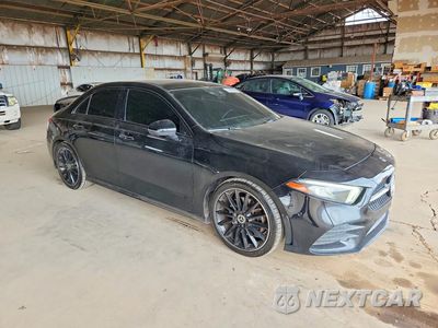 Czwarte zdjęcie samochodu z boku: 2019 MERCEDES-BENZ A 220 VIN:WDD3G4EB0KW027179 - miniatura