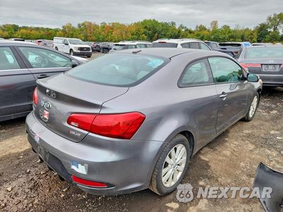 Trzecie zdjęcie samochodu z tyłu: 2015 KIA FORTE KOUP EX VIN:KNAFX6A8XF5377585 - miniatura