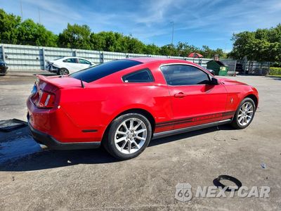 Trzecie zdjęcie samochodu z tyłu: 2010 FORD MUSTANG VIN:1ZVBP8AN4A5135707 - miniatura