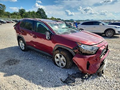 Czwarte zdjęcie samochodu z boku: 2021 TOYOTA RAV4 XLE VIN:2T3P1RFV7MW231594 - miniatura