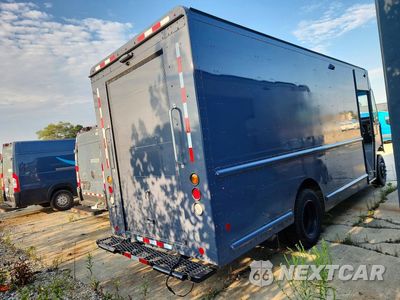 Trzecie zdjęcie samochodu z tyłu: 2021 FREIGHTLINER CHASSIS M LINE WALK-IN VAN VIN:4UZAC2GA9MCMM9408 - miniatura