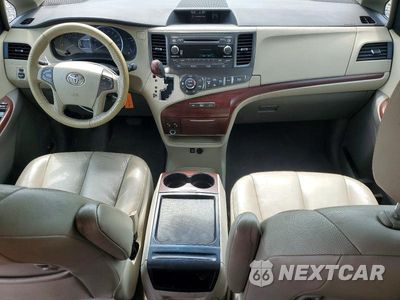 Zdjęcie 8 z 13 samochodu: 2011 TOYOTA SIENNA XLE 8-PASSENGER VIN:5TDYK3DCXBS090938 - miniatura