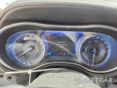 Zdjęcie 9 z 13 samochodu: 2015 CHRYSLER 300 LIMITED VIN:2C3CCAAG7FH898837 - miniatura