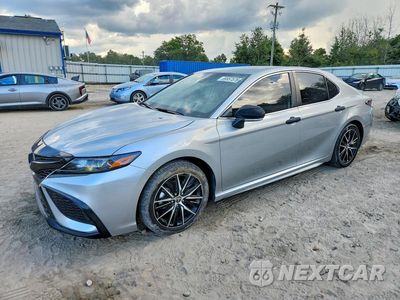 2024 TOYOTA CAMRY SE 4T1G11AK3RU245460 - główne zdjęcie licytacji z USA - miniatura