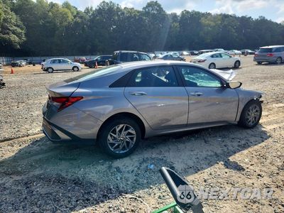 Trzecie zdjęcie samochodu z tyłu: 2024 HYUNDAI ELANTRA SEL VIN:KMHLM4DG2RU831873 - miniatura